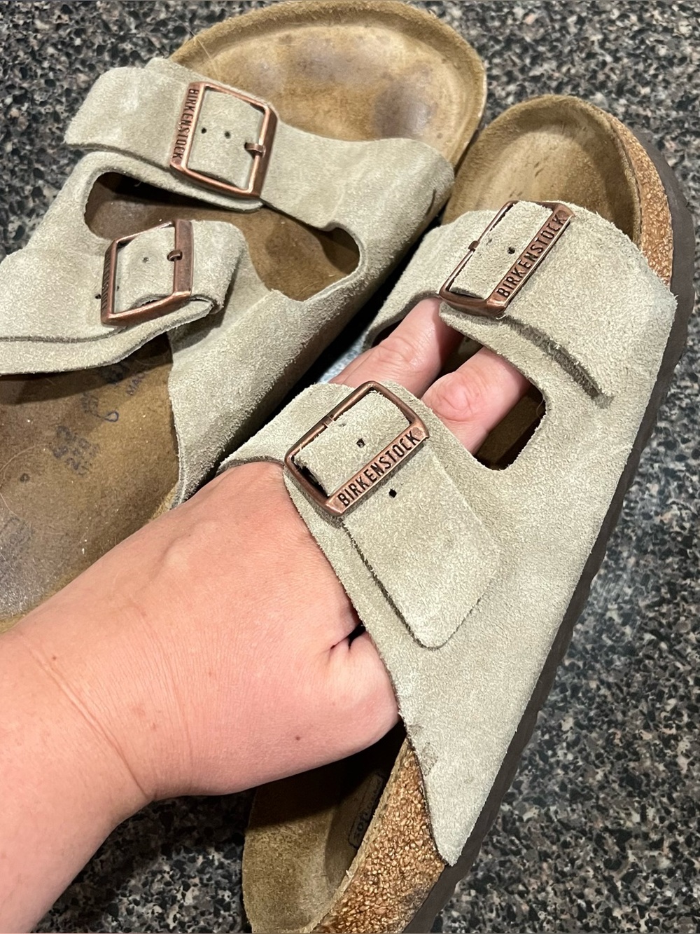 Birkenstock Arizona slide sandals in the color taupe - 42 men's 9 women's 10 - Picture 5 of 11